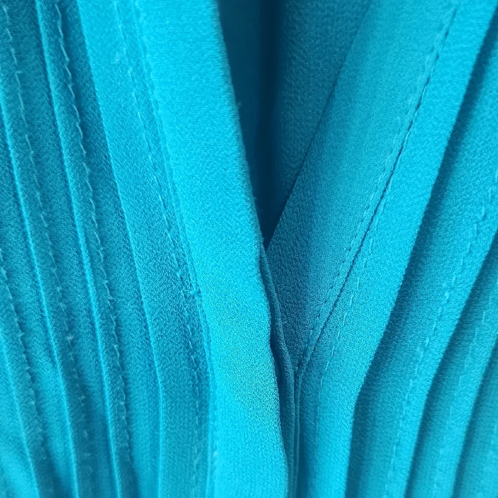 H&M Turquiose Button Up Pin Tucked Flutter Sleeve Blouse - Picture 8 of 10